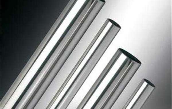 What are the Characteristics of Austenitic Stainless Steel During Cutting?