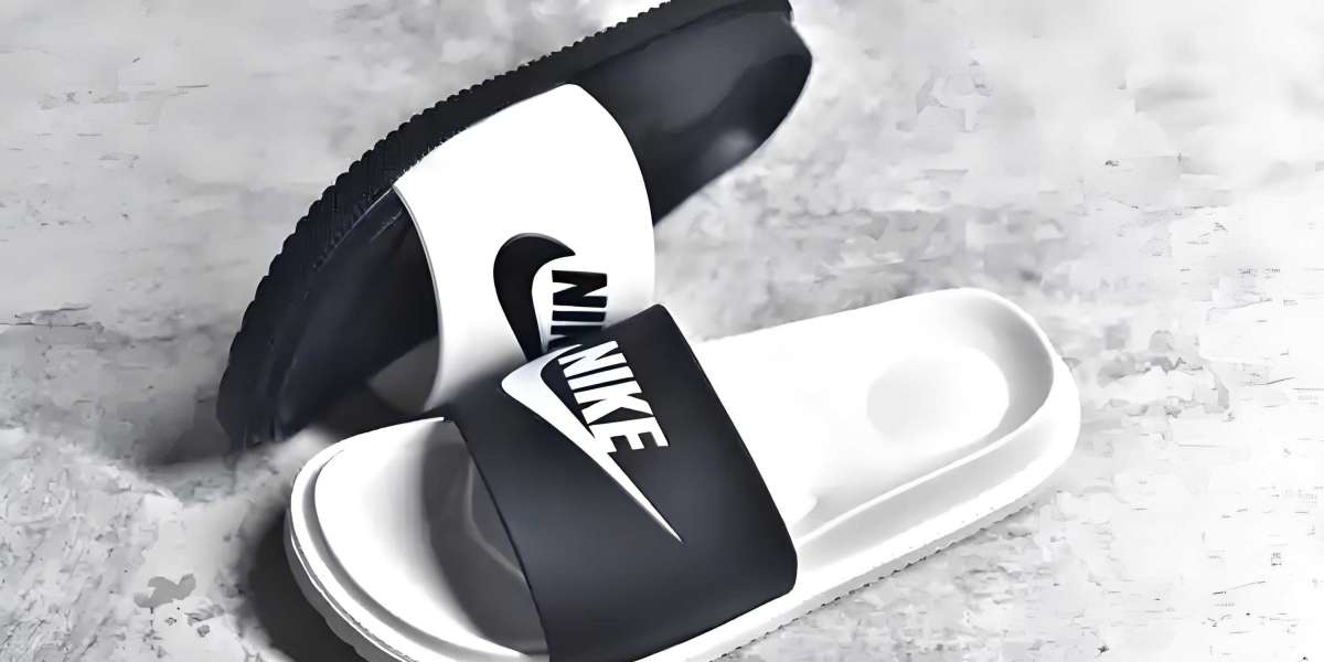 Nike拖鞋選購全攻略｜Calm Slide Benassi科技解析×穿搭指南