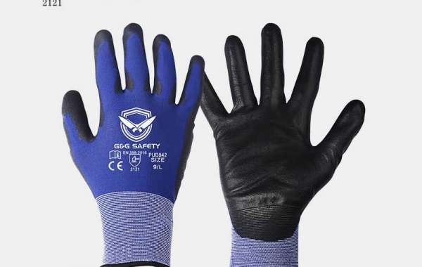 What is the difference in material between nitrile gloves and latex gloves?