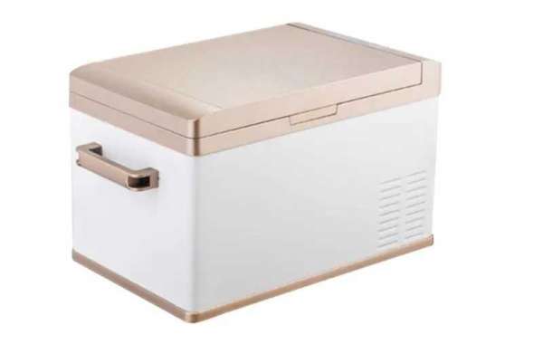 Mini Car Freezer can be used as a refrigerator and a freezer at the same time
