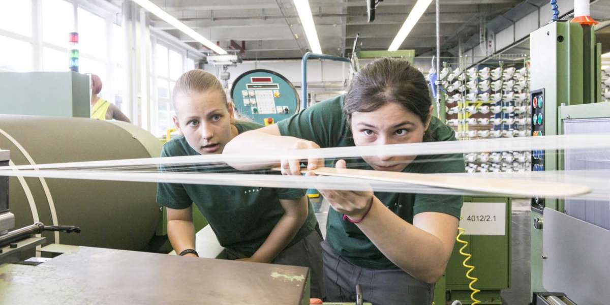«Jugendlichen zeigen, wie vielseitig die Berufe der Textilbranche sind»